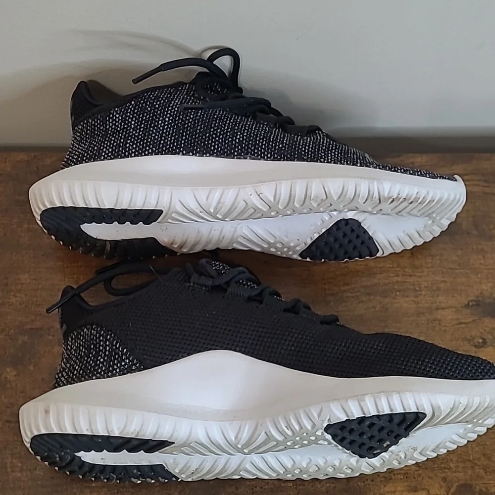 Adidas Black & White Sneakers size 6.5